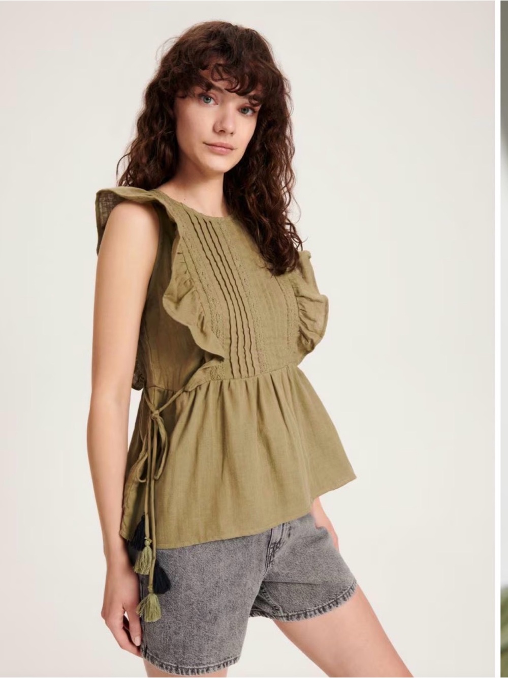 NWT Olive Ruffle Tie-Waist Women's Top